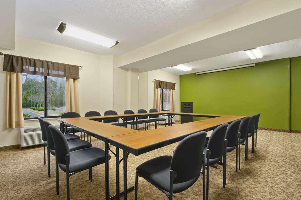Comfort Inn Marietta-Atlanta Near Ballpark-Galleria Bagian luar foto